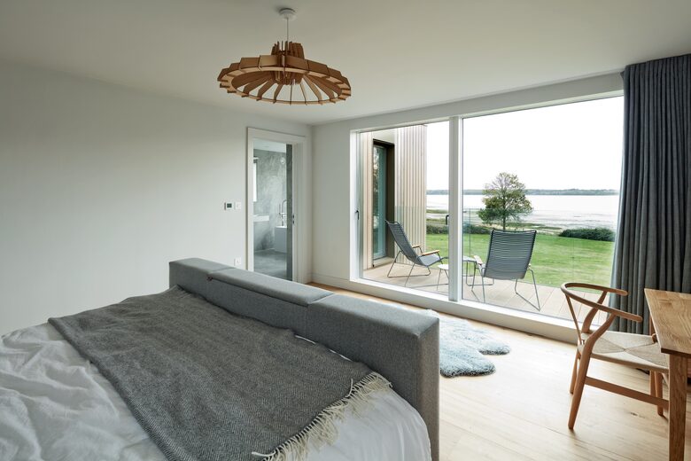 Award-Winning Coastal House on the Suffolk Shore - Harkstead, Suffolk, United Kingdom