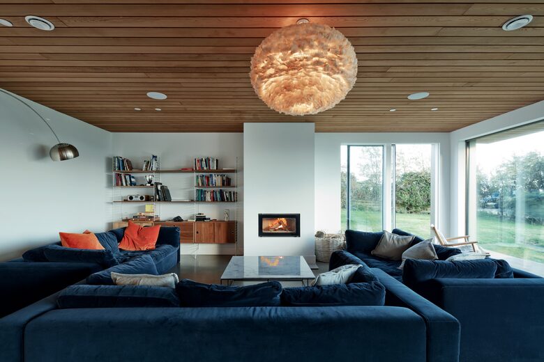 Award-Winning Coastal House on the Suffolk Shore - Harkstead, Suffolk, United Kingdom