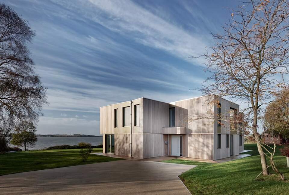 Award-Winning Coastal House on the Suffolk Shore - Harkstead, Suffolk, United Kingdom