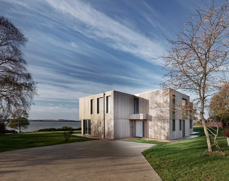 Award-Winning Coastal House on the Suffolk Shore - Harkstead, Suffolk, United Kingdom