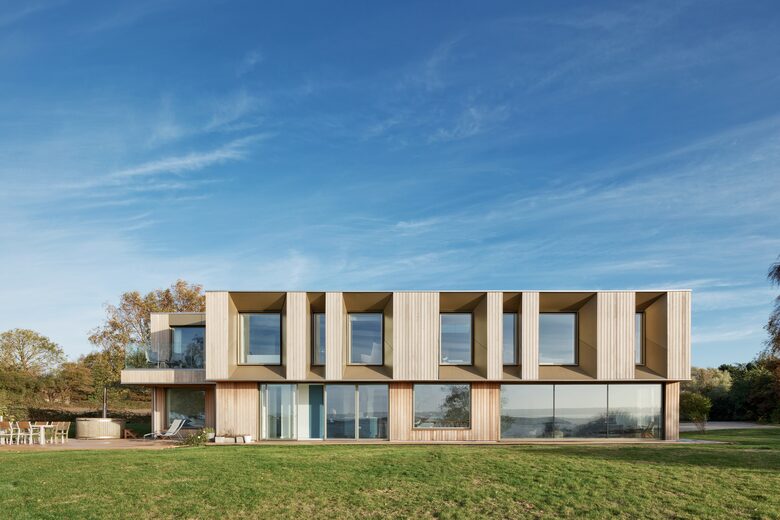 Award-Winning Coastal House on the Suffolk Shore - Harkstead, Suffolk, United Kingdom