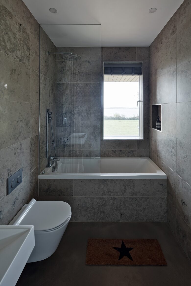 Award-Winning Coastal House on the Suffolk Shore - Harkstead, Suffolk, United Kingdom