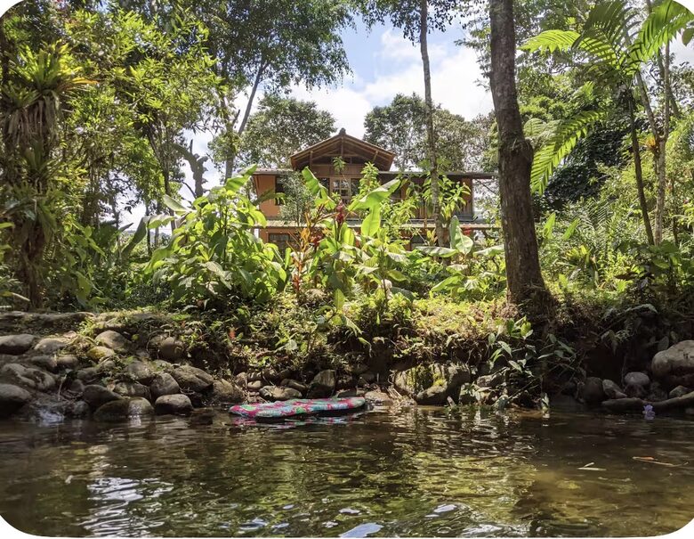 Mindo Cloud Forest Retreat on the Saguambi River - Mindo, Ecuador
