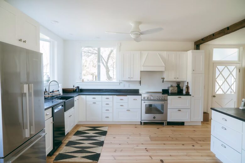 Berkshires Estate on 100 Acres with Heated Pool and Sauna - Canaan, New York