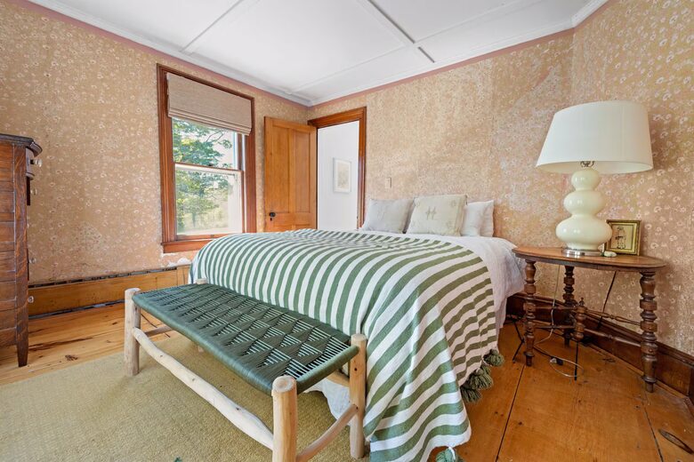 Berkshires Estate on 100 Acres with Heated Pool and Sauna - Canaan, New York
