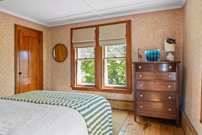 Berkshires Estate on 100 Acres with Heated Pool and Sauna - Canaan, New York