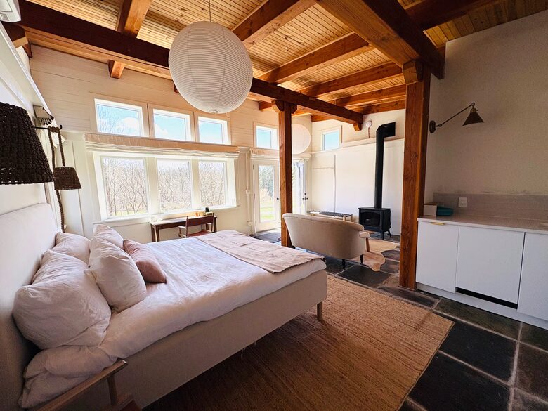 Berkshires Estate on 100 Acres with Heated Pool and Sauna - Canaan, New York