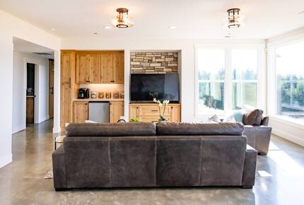 Sherwood Wine Country Retreat with Sweeping Countryside Views - Sherwood, Oregon