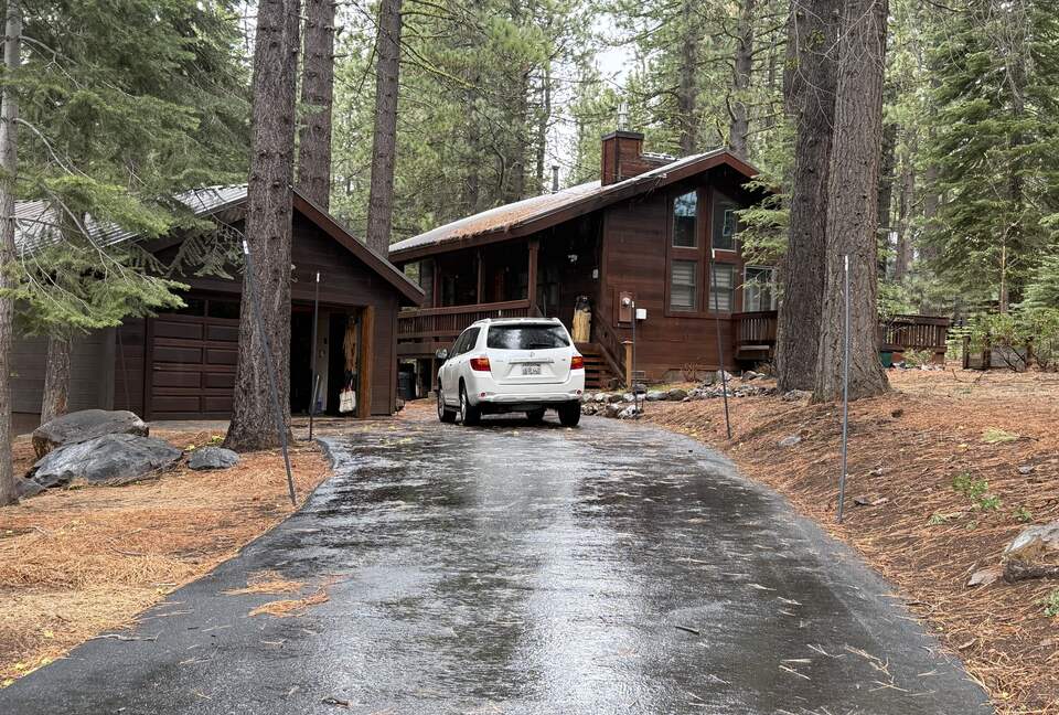 Tahoe Donner Cabin with Pine Forest Views and Trail Access - Truckee, California