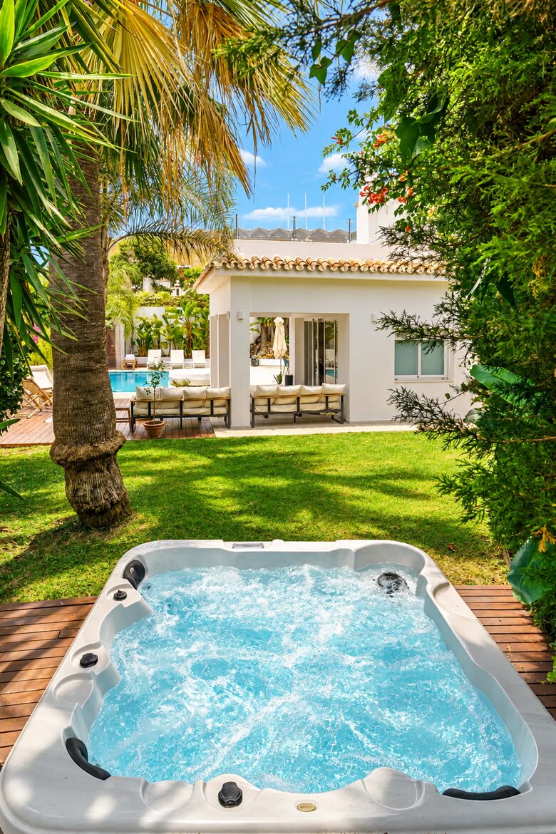 Puerto Banús Contemporary Villa - Puerto Banus, Marbella, Spain