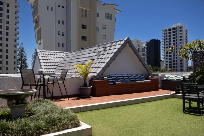 Rainbow Sky Terrace with Ocean Views and Private Rooftop Spa - Gold Coast, Australia
