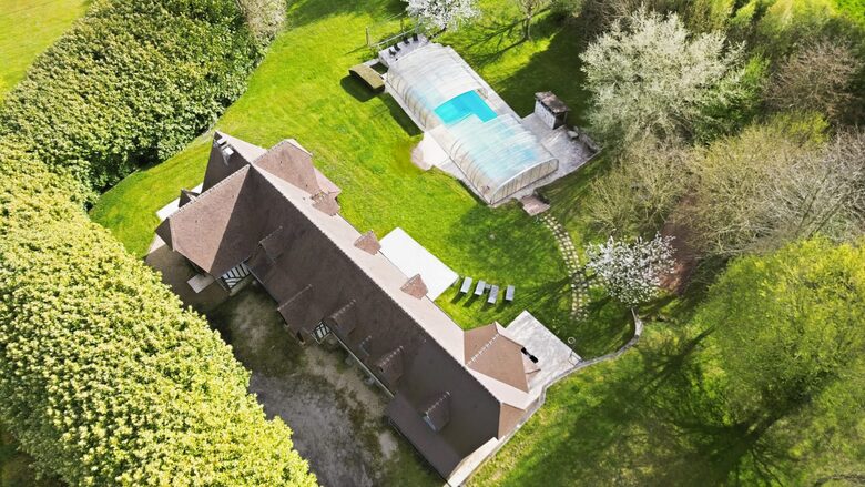Seventeenth Century Norman Country House with Private Pool - Englesqueville-en-Auge, France
