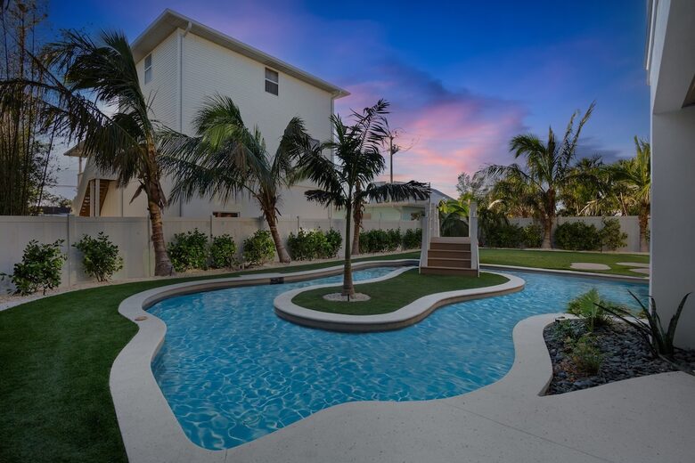 Grand Anna Maria Escape Moments from the Beach - Anna Maria, Florida