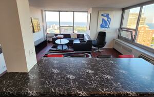 Downtown Milwaukee Escape Overlooking Lake Michigan - Milwaukee, Wisconsin