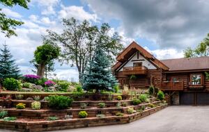 Austrian-Inspired Log Retreat Near the Grand River - West Montrose, Canada