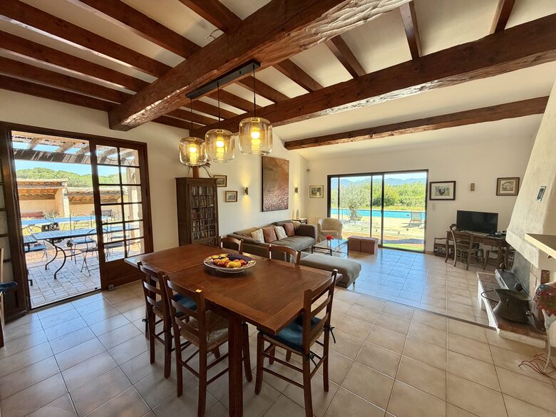 Provençal Vineyard Villa with Private Pool and Tennis Court - Vidauban, France