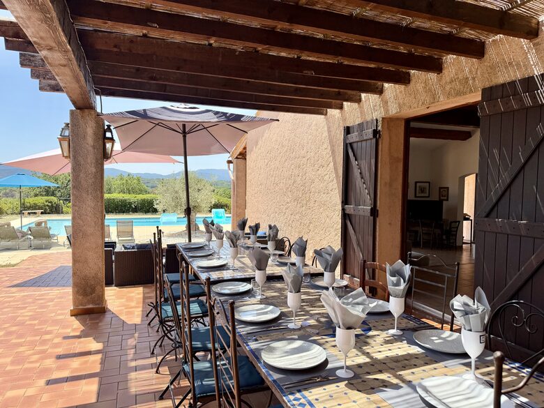 Provençal Vineyard Villa with Private Pool and Tennis Court - Vidauban, France
