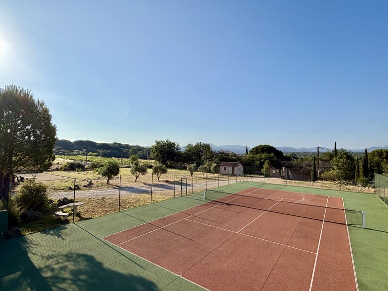 Provençal Vineyard Villa with Private Pool and Tennis Court - Vidauban, France