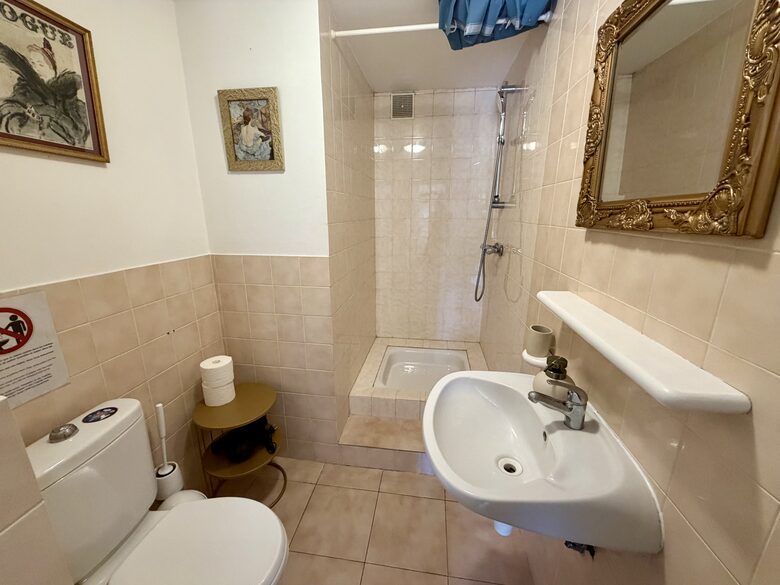 Provençal Vineyard Villa with Private Pool and Tennis Court - Vidauban, France