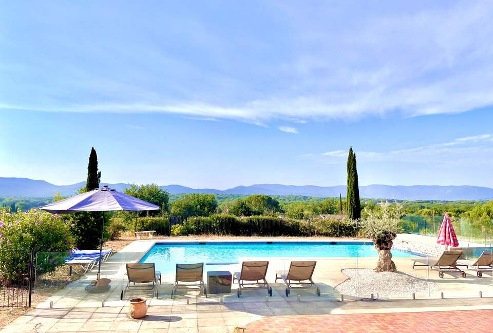 Provençal Vineyard Villa with Private Pool and Tennis Court - Vidauban, France