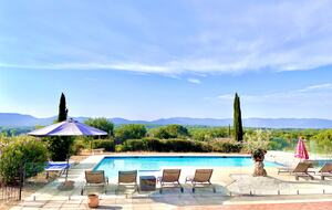 Provençal Vineyard Villa with Private Pool and Tennis Court - Vidauban, France