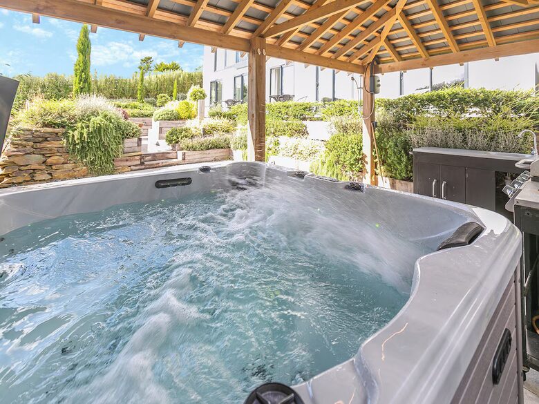 A Contemporary Haven on the Roseland Peninsula - Saint Mawes, United Kingdom