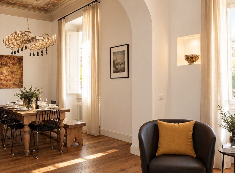 Chic Apartment Steps from the Duomo - Florence - Florence, Italy