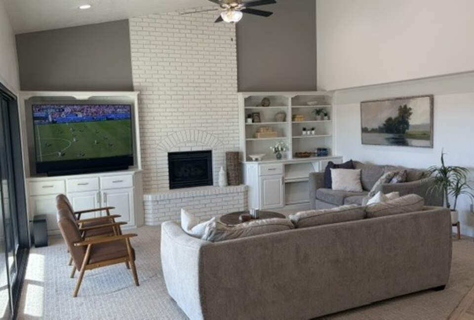 Relaxed St. George Living with Sweeping Sunset Views - St. George, Utah