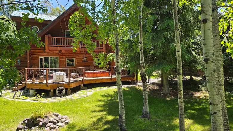 Montana Mountain Escape on Two Wooded Acres - Columbia Falls, Montana