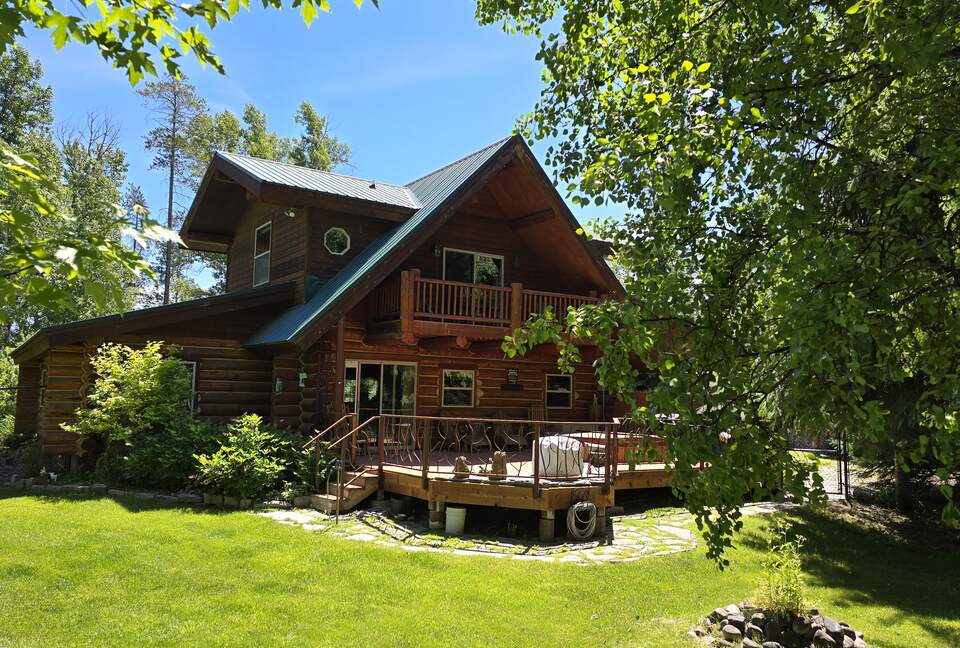 Montana Mountain Escape on Two Wooded Acres - Columbia Falls, Montana