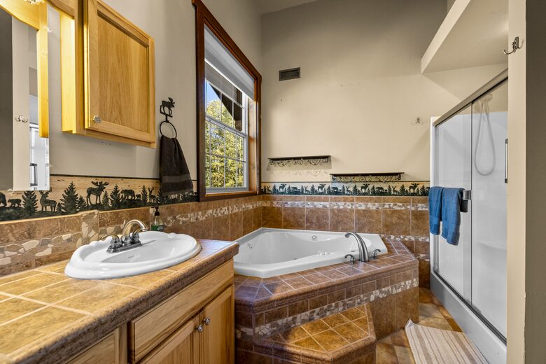 Montana Mountain Escape on Two Wooded Acres - Columbia Falls, Montana