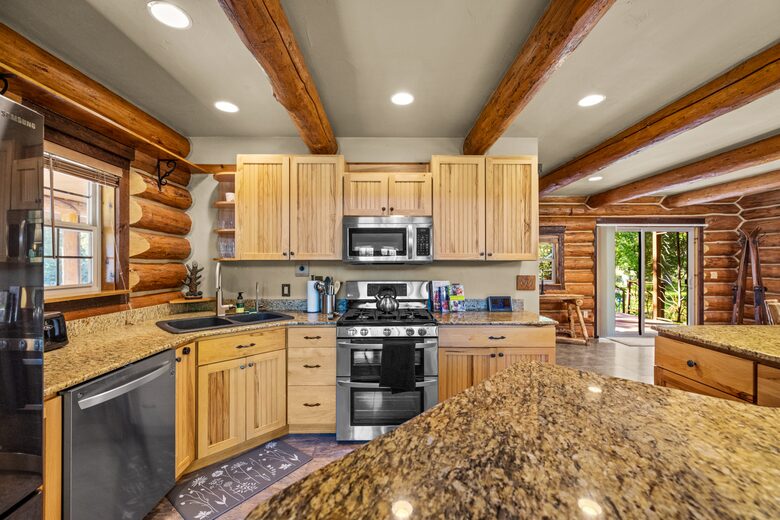 Montana Mountain Escape on Two Wooded Acres - Columbia Falls, Montana