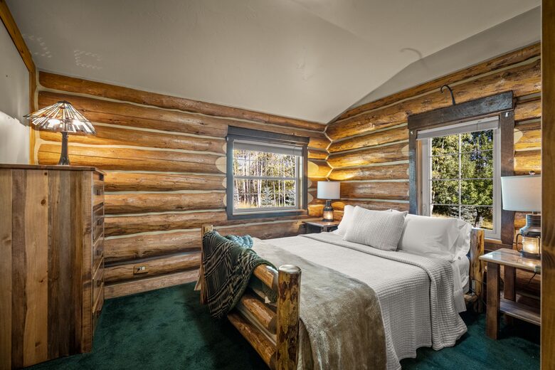 Montana Mountain Escape on Two Wooded Acres - Columbia Falls, Montana