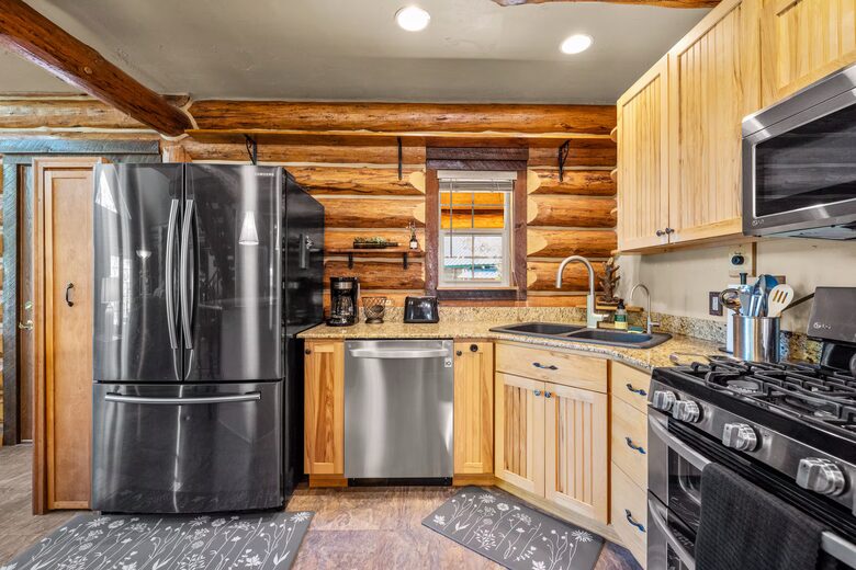 Montana Mountain Escape on Two Wooded Acres - Columbia Falls, Montana