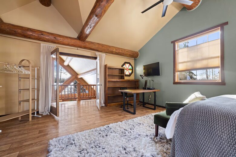 Montana Mountain Escape on Two Wooded Acres - Columbia Falls, Montana