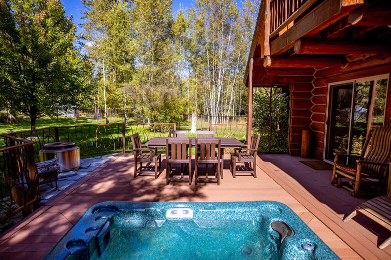 Montana Mountain Escape on Two Wooded Acres - Columbia Falls, Montana
