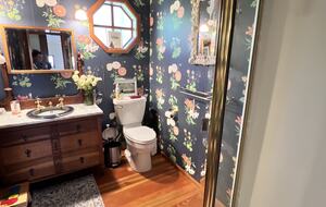 Liberty Bay Retreat with Olympic Mountain Views - Poulsbo, Washington