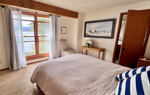 Liberty Bay Retreat with Olympic Mountain Views - Poulsbo, Washington