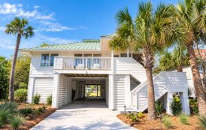 Isle of Palms Beach Retreat with Lagoon-Side Firepit - Isle of Palms, South Carolina