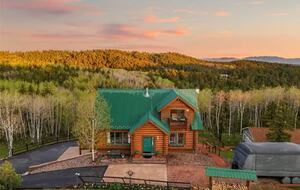 Colorado Mountain Cabin Overlooking Pikes Peak - Woodland Park, Colorado