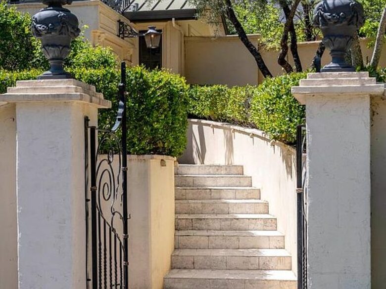 Private Calistoga Estate Surrounded by Woodlands - Calistoga, California