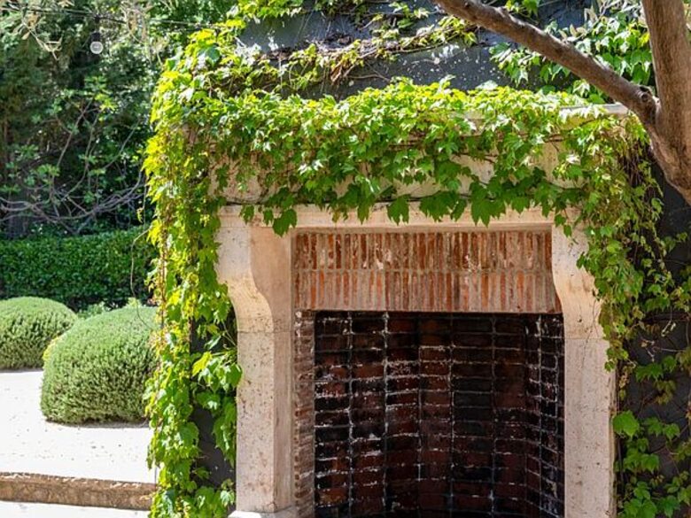Private Calistoga Estate Surrounded by Woodlands - Calistoga, California