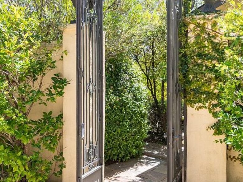 Private Calistoga Estate Surrounded by Woodlands - Calistoga, California