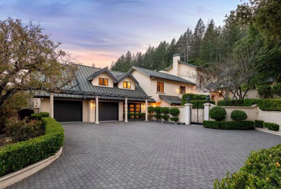 Private Calistoga Estate Surrounded by Woodlands - Calistoga, California