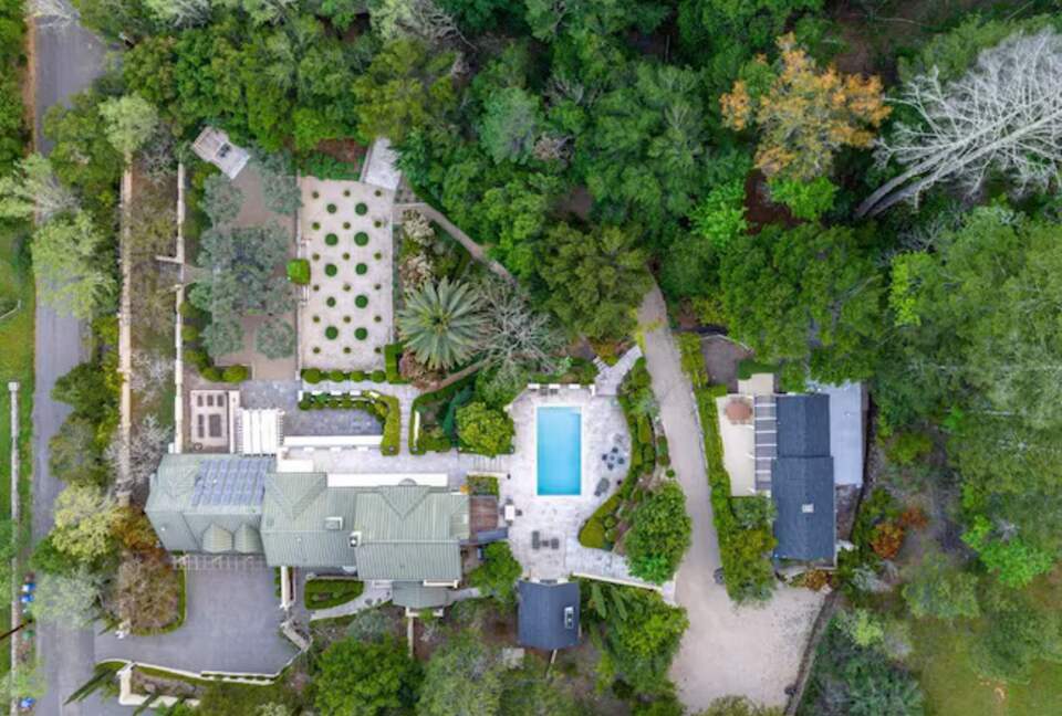 Private Calistoga Estate Surrounded by Woodlands - Calistoga, California