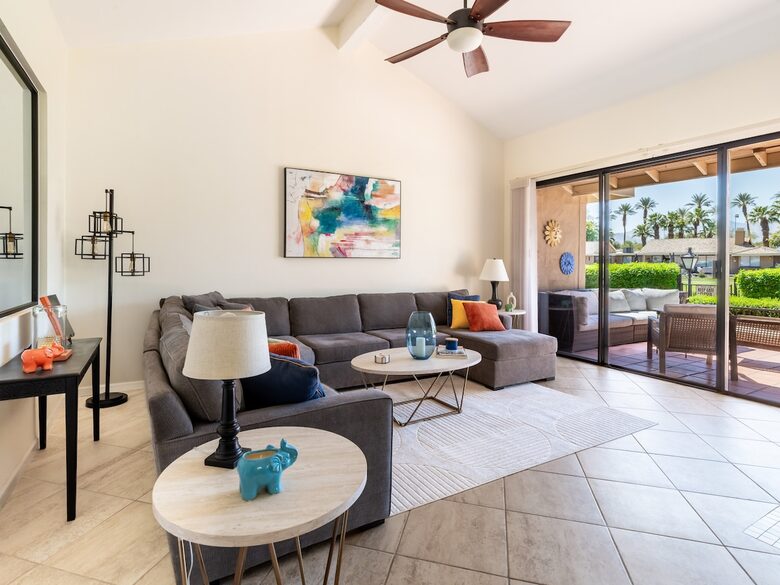 Palm Desert Country Club Retreat Near El Paseo - Palm Desert, California