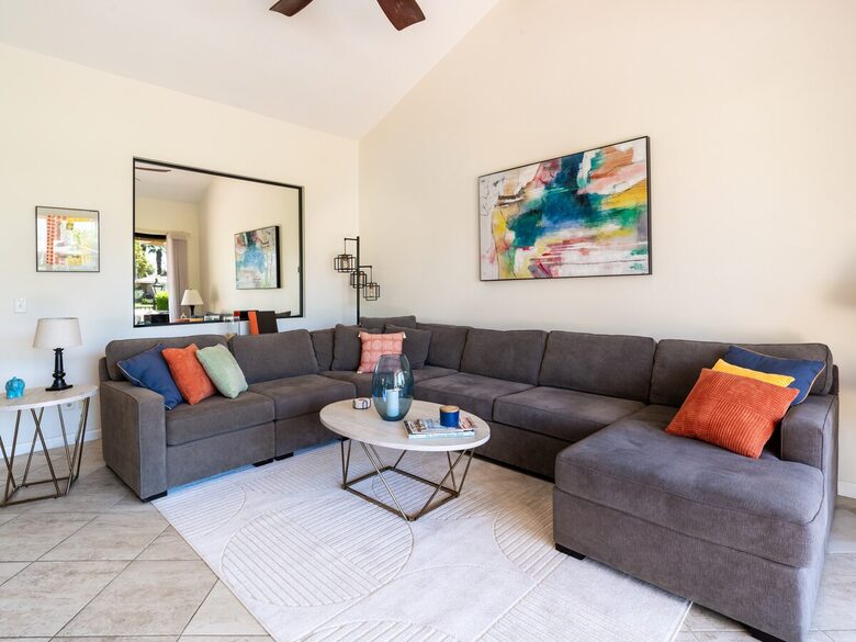 Palm Desert Country Club Retreat Near El Paseo - Palm Desert, California