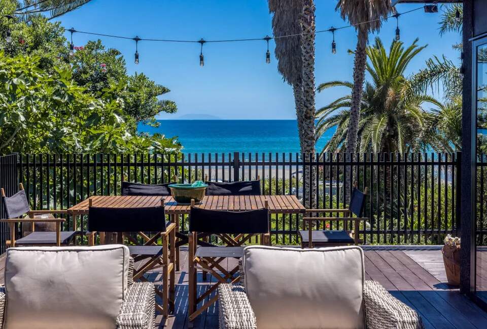Moana Beach House | Absolute Beachfront on Waiheke Island - Waiheke Island, New Zealand