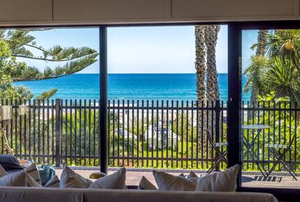 Moana Beach House | Absolute Beachfront on Waiheke Island - Waiheke Island, New Zealand