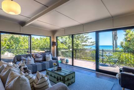 Moana Beach House | Absolute Beachfront on Waiheke Island - Waiheke Island, New Zealand